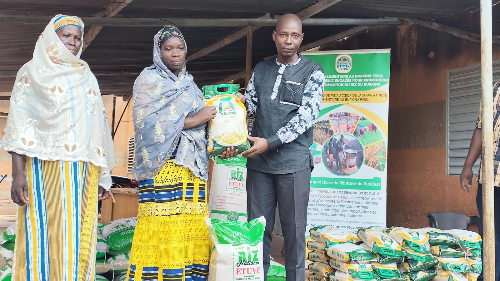 Bobo-Dioulasso : l’UNERIZ fait don d’une tonne de riz aux personnes vulnérables de Bolomakoté